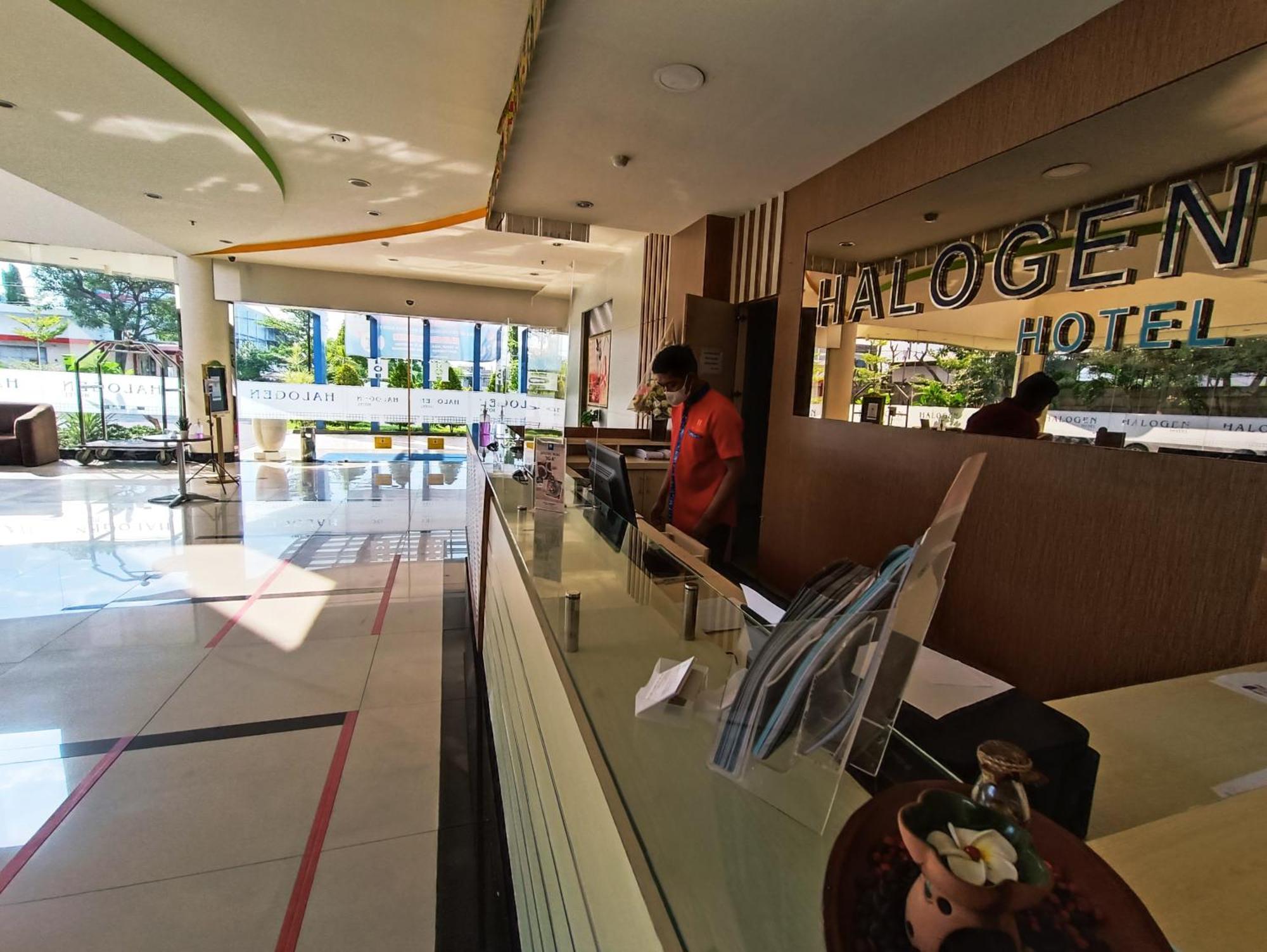 โรงแรมฮาโลเจน ซิโดอาร์โจ ภายนอก รูปภาพ